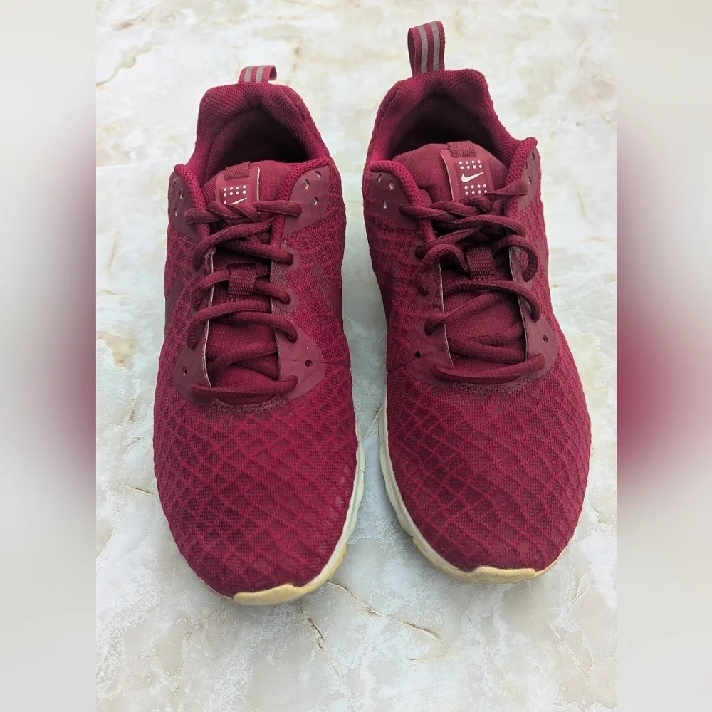 Nike Air Max Motion Red Shoes Woman's Size 7.5